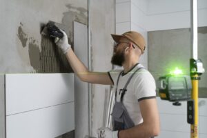 tiler trabajando renovacion apartamento 1